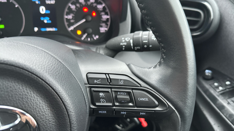 Toyota Yaris 1.5 Hybrid Icon 5dr CVT Hybrid Hatchback